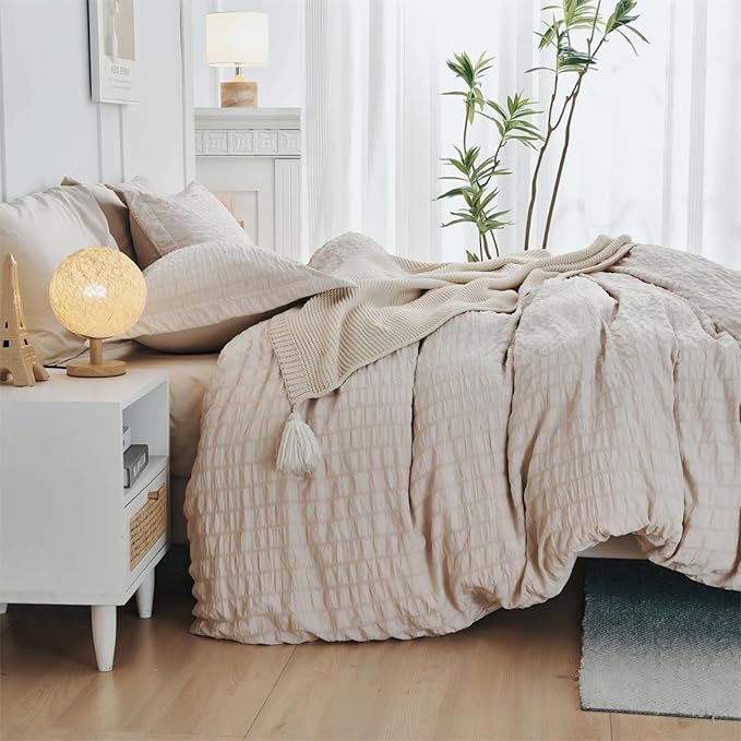 HYMOKEGE Beige Twin Size Duvet Cover, Ultra Soft 2-Piece Seersucker Duvet Cover Set with Zipper Closure, Soft Brushed Microfiber Bedding Set with 8 Corner Ties (68"x90", 1 Pillowshams)