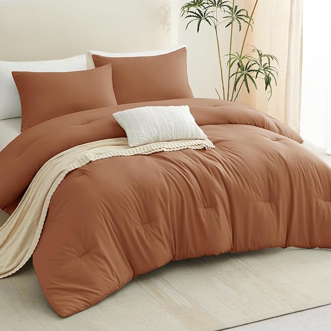 CozyLux Full Size Comforter Set Pumpkin, 3 Pieces Solid Breathable Quilted Bedding Sets, Fall Luxury Lightweight Soft Bed Set with Down Alternative Comforter and 2 Pillowcases for All Seasons