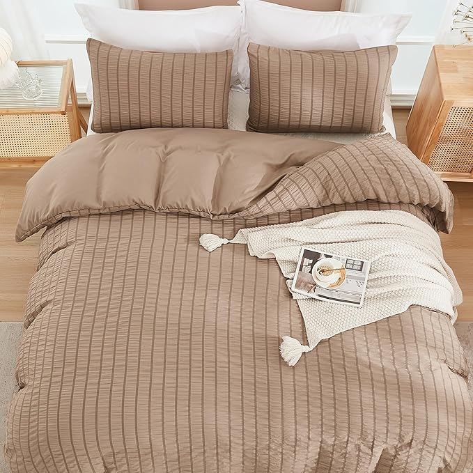 AveLom Taupe Duvet Cover Cal King(104 x 98 inches), 3 Pieces (1 Duvet Cover, 2 Pillowcases), Seersucker Striped Soft Washed Microfiber, Textured Duvet Cover Set with Zipper Closure, Corner Ties
