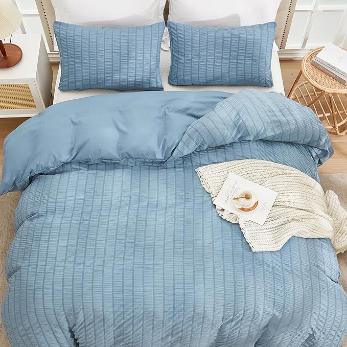 AveLom Seersucker Duvet Cover Set Queen Size Grayish Blue (90 x 90 inches), 3 Pieces (1 Duvet Cover, 2 Pillow Cases), Soft Washed Microfiber Textured Duvet Cover with Zipper Closure, Corner Ties