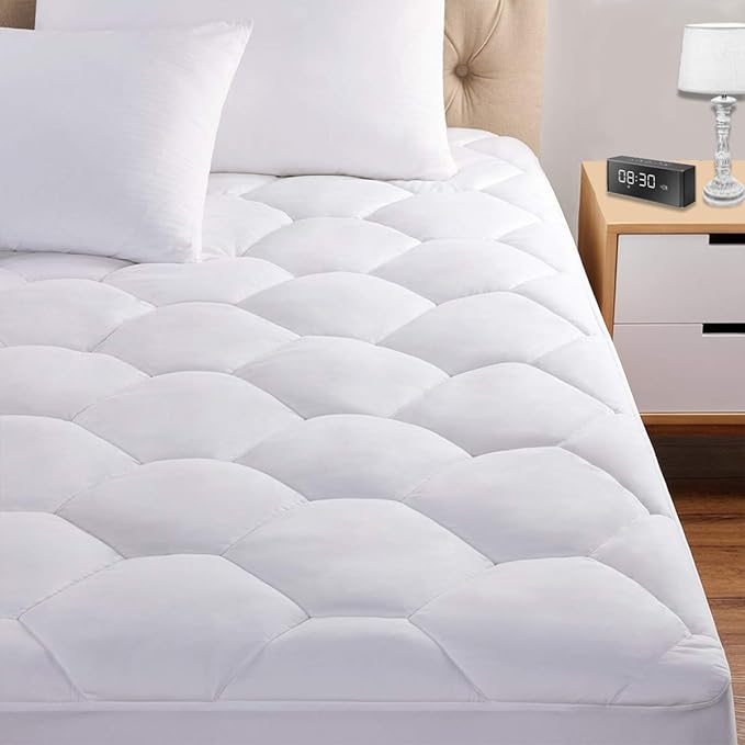 Favorland Cal King Mattress Pad, 8-21" Deep Pocket Protector Ultra Soft Quilted Fitted Topper Cover Breathable Fit for Dorm Home Hotel -White