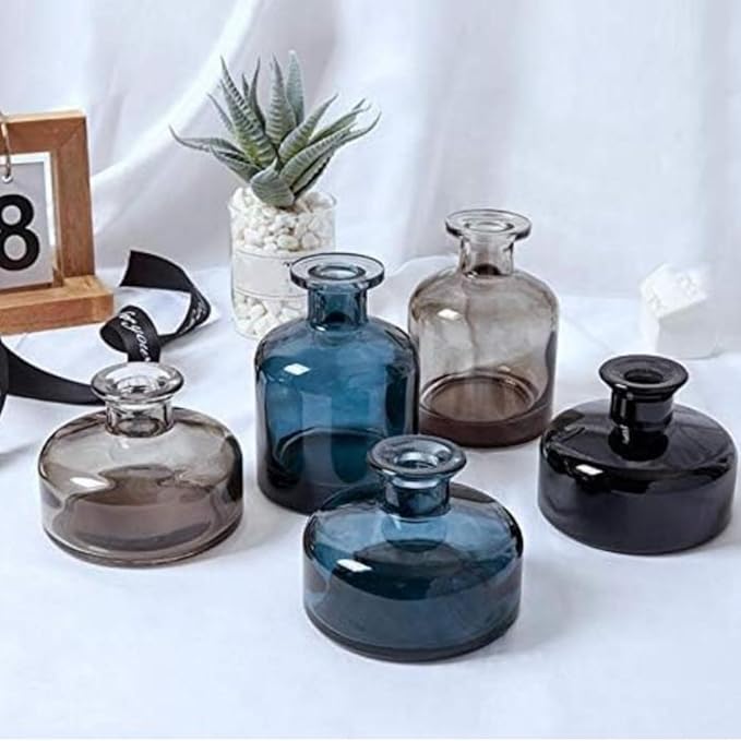 Glass Bud Vase Empty Glass Diffuser Bottles Refillable Aromatherapy Jars Small Vases for Flowers Vases Centerpiece for Wedding Home Essential Oils Office Table Decor (Clear)
