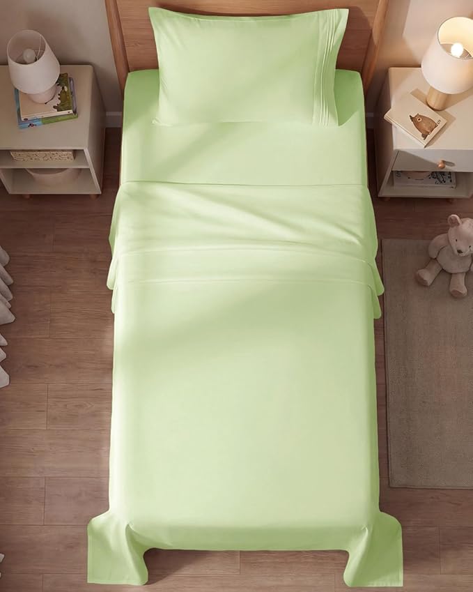 Twin Size 3 Piece Sheet Set - Comfy Breathable & Cooling Sheets - Hotel Luxury Bed Sheets for Women & Men - Deep Pockets, Easy-Fit, Soft & Wrinkle Free Sheets - Light Sage Green Oeko-Tex Bed Sheet Set