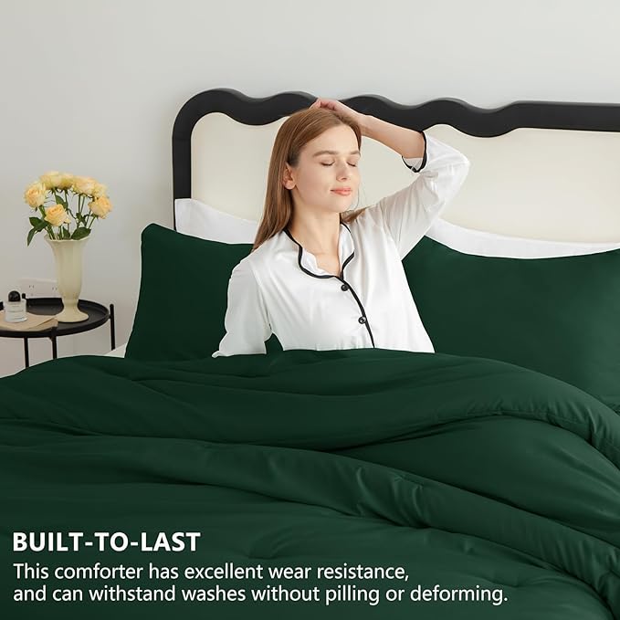 CozyLux Full Size Comforter Set Emerald Green, 3 Pieces Solid Breathable Quilted Bedding Sets, Luxury Lightweight Soft Bed Set with Down Alternative Comforter and 2 Pillowcases for All Seasons