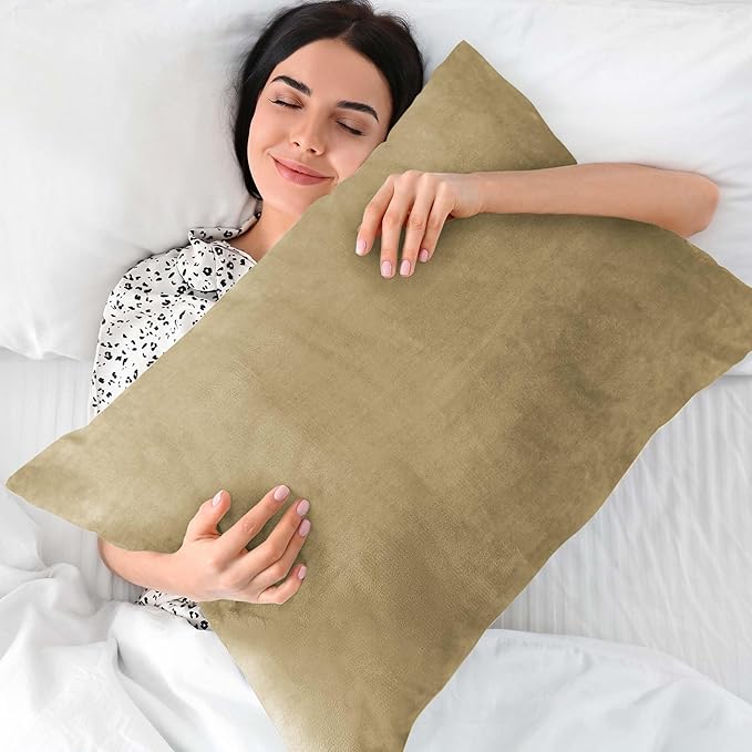 BEDELITE Flannel Pillow Cases Queen Size Set of 2, Super Soft Fleece Pillowcases with Zipper for Bedroom, Sofa, Couch,Luxury Cozy Fuzzy Velvet Pillow Shams for All Seasons(20x30 Inches,Camel)