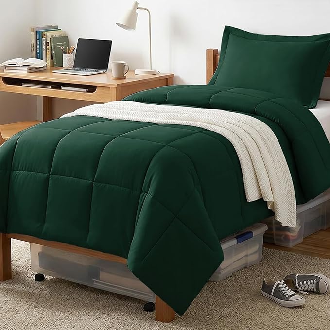 CozyLux Twin/Twin XL Comforter Set Emerald Green - 270GSM Box Stitched Bedding Set for College Dorm & Back to School, Lightweight All Season for Teen Boys, Girls, 2 Pcs with Comforter and Pillow Sham