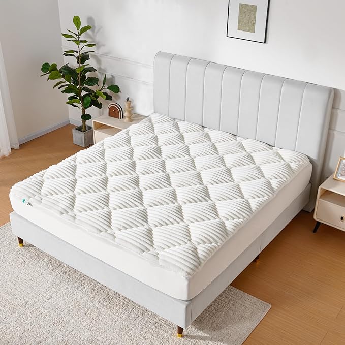 Novilla Fleece Mattress Topper California King, Warm Sherpa Mattress Pad, Cloud-Like Soft Bed Cover for Winter, Deep Pocket fits up to 21", Machine Washable