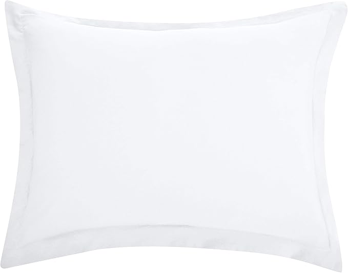 Amazon Basics Lightweight Microfiber 3 Piece Duvet Cover Set with Zipper Closure, King, Bright White