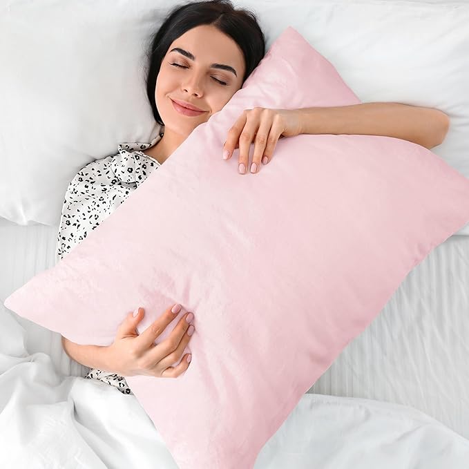 BEDELITE Flannel Pillowcases Standard Set of 2, Super Soft Fleece Pillow Case Cover with Zipper for Bedroom, Sofa, Couch,Luxury Cozy Fuzzy Velvet Pillow Shams for All Seasons(20x26 Inches, Pink)