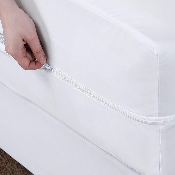 Guardmax Queen Mattress Encasement with Zipper, Waterproof, Bed Bug Proof, and Dust Mite Proof Mattress Protector for Queen Size Bed up to 12" Deep, Zippered All Around Jersey Knitted Mattress Cover