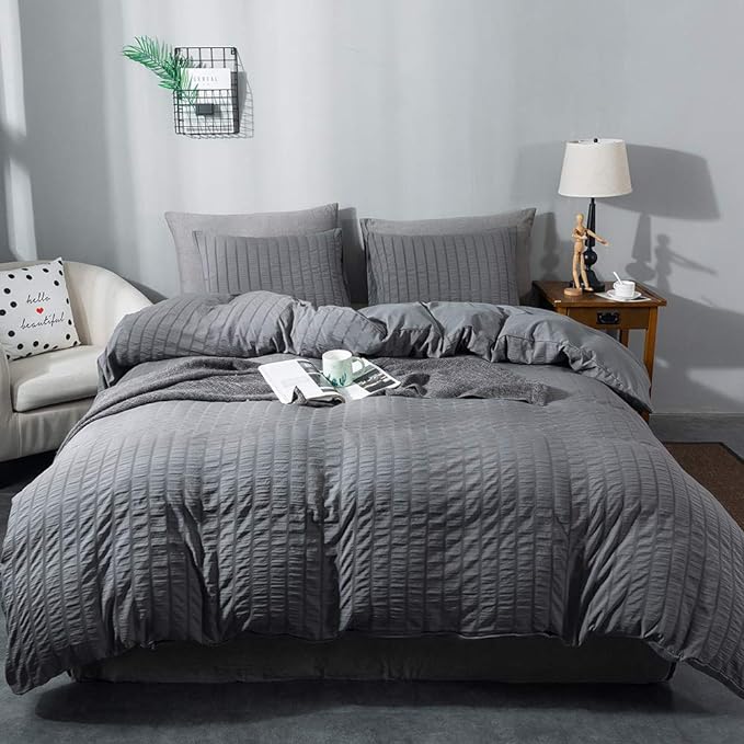 AveLom Seersucker Duvet Cover Set California King Size (104 x 98 inches), 3 Pieces (1 Duvet Cover + 2 Pillowcases), Grey Soft Washed Microfiber, Textured Duvet Cover with Zipper Closure, Corner Ties