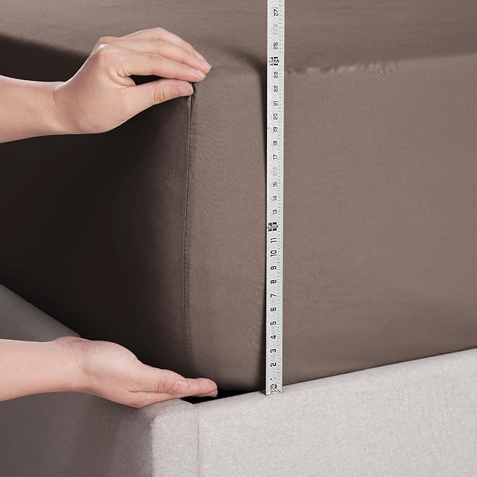 Nestl Brown Extra Deep Pocket Fitted Sheet Queen, Hotel Luxury Queen Fitted Sheet Only Easily Fits 18 to 24 Inch Mattress, Super Soft, Wrinkle-Free, and Breathable Bottom Sheets with Corner Straps