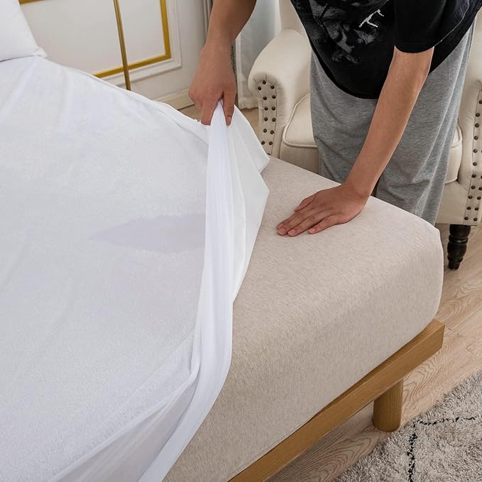 Kingnex Full Size Mattress Protector Waterproof Matressprotector Quiet Breathable - Premium Soft Bamboo Viscose Terry Fitted Bed Mattress Cover