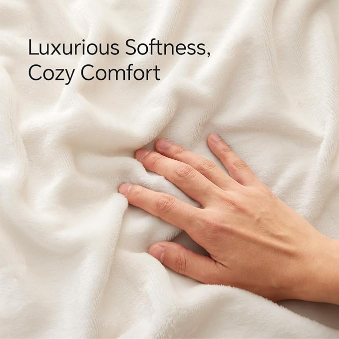 BEDELITE Velvet Pillow Covers 26x26 with Zipper, 2 Pack Super Soft Square Pillow Covers for Bedroom, Sofa, Couch,Luxury Cozy Fleece Pillowcases for All Seasons(26x26 Inches, Off White)