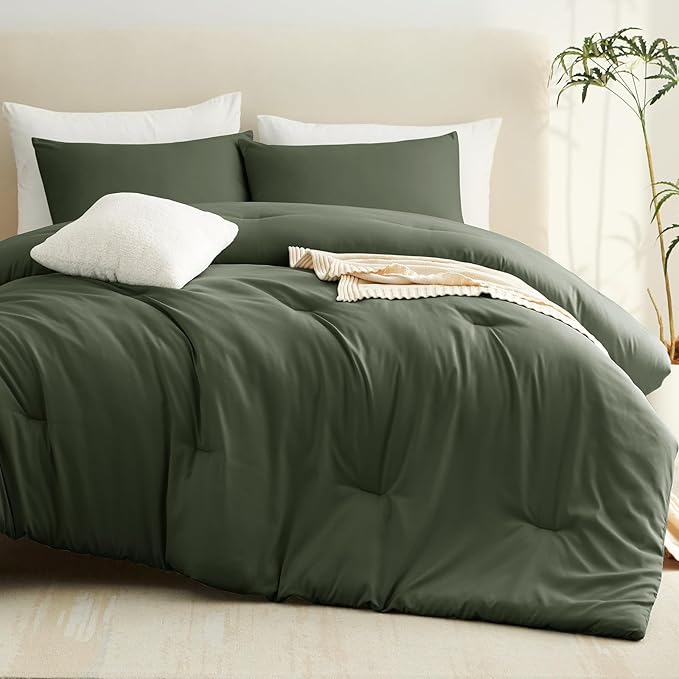 CozyLux Full Size Comforter Set Dark Green, 3 Pieces Solid Breathable Quilted Bedding Sets, Luxury Lightweight Soft Bed Set with Down Alternative Comforter and 2 Pillowcases for All Seasons