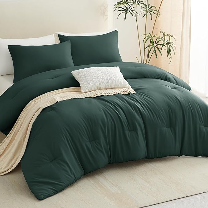 CozyLux Full Size Comforter Set Forest Green, 3 Pieces Solid Breathable Quilted Bedding Sets, Luxury Lightweight Soft Bed Set with Down Alternative Comforter and 2 Pillowcases for All Seasons