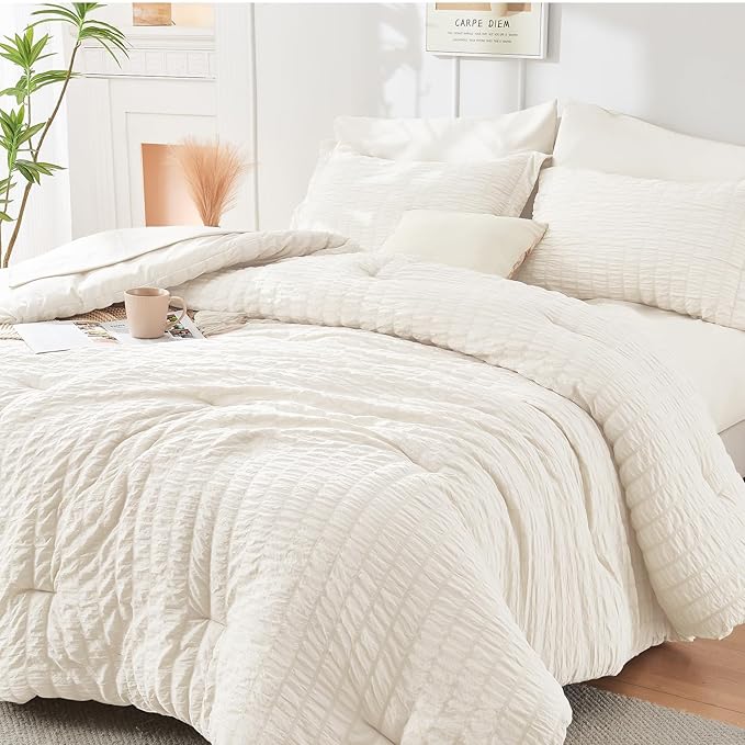 HYMOKEGE Ivory Duvet Cover Queen Size, Ultra Soft 3-Piece Seersucker Duvet Cover Set with Zipper Closure, Soft Brushed Microfiber Bedding Set with 8 Corner Ties (90"x90", 2 Pillowshams)