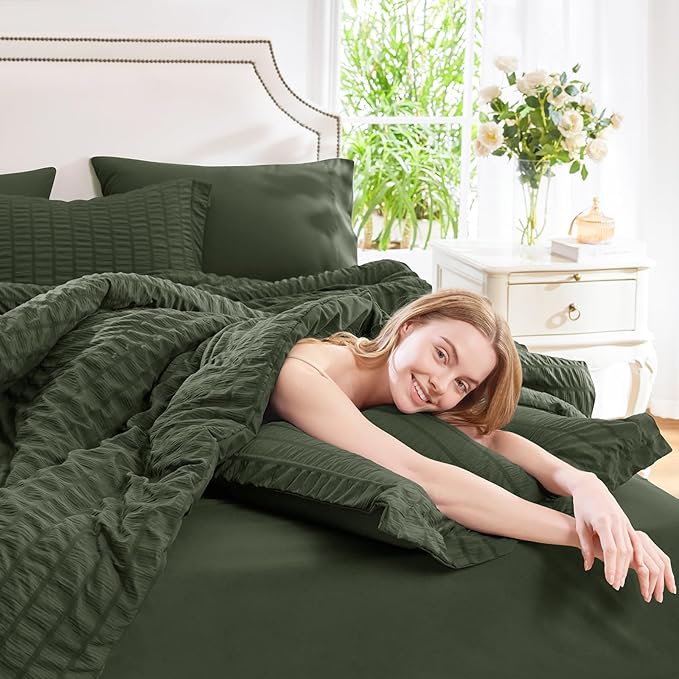 CozyLux Full Size Comforter Sets with Sheets 7 Pieces, Dark Green Seersucker Bed in a Bag Textured Luxury Soft Bedding Set with Down Alternative Comforter, Sheets, Pillowcases & Shams for All Seasons