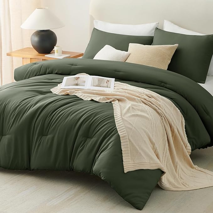CozyLux King Size Comforter Set Dark Green, 3 Pieces Solid Comforters King Size Breathable Quilted Bedding Sets, Luxury Soft Lightweight Bed Set with Down Alternative Comforter and 2 Pillowcases