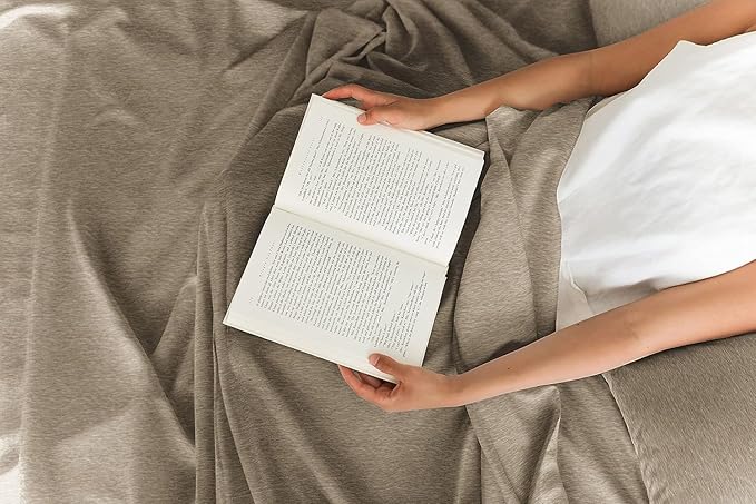 Full 6 Piece Sheet Set - Comfy, Breathable & Cooling - Soft Hotel Luxury Bedding for Women, Men, Kids, Teens and Children - 1 Flat & 1 Fitted Sheet & 4 Pillowcases with Deep Pockets - Heathered Beige
