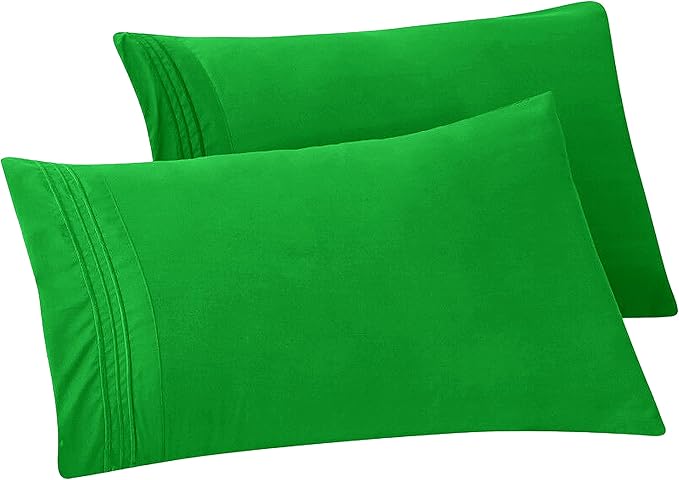 Elegant Comfort Solid Pillowcases 1500 Premium Hotel Quality Microfiber - Smooth Weave, Wrinkle and Fade Resistant, Easy Slip-On, 2-Piece Set, King Pillowcase, Emerald Green