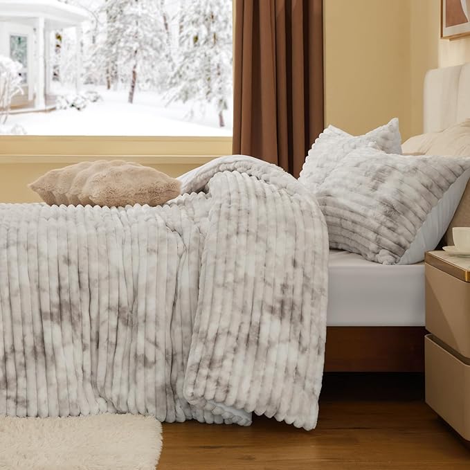 BEDELITE Fleece Queen Comforter Set -Super Soft & Warm Fluffy Grey&White Bedding, Luxury Fuzzy Heavy Bed Set for Winter with 2 Pillow Cases