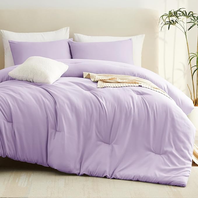 CozyLux Lavender Queen Comforter Set, 3 Pieces Light Purple Solid Breathable Quilted Boho Bedding Sets, Luxury Fluffy Soft Bed Set with Down Alternative Comforter and 2 Pillowcases for All Season