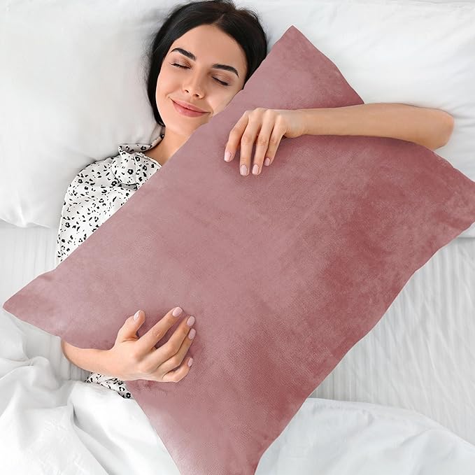 BEDELITE Flannel Pillowcases Standard Set of 2, Super Soft Fleece Pillow Case Cover with Zipper for Bedroom, Sofa, Luxury Cozy Fuzzy Velvet Pillow Shams for All Seasons(20x26 Inches, Dusty Pink)