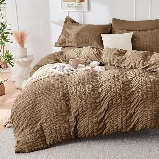 HYMOKEGE Brown Duvet Cover King Size, Ultra Soft 3-Piece Seersucker Duvet Cover Set with Zipper Closure, Soft Brushed Microfiber Bedding Set with 8 Corner Ties (104"x90", 2 Pillowshams)