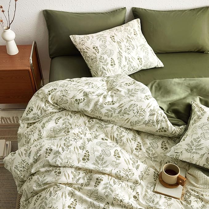 Wake In Cloud - Floral Duvet Cover Set, Botanical Vintage Flower Coquette Cottagecore Aesthetic for Women Teen Girls, Soft Lightweight Bedding, 3-Piece, Olive Green, Twin/Twin XL Size