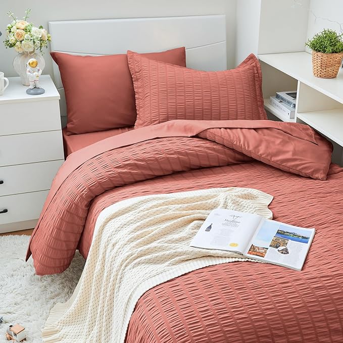 HYMOKEGE Coral Twin XL Comforter Set Seersucker 5 Pieces, All Season Luxury Bed in a Bag for Bedroom, Bedding Set with Comforter, Sheets, Pillowcase & Sham