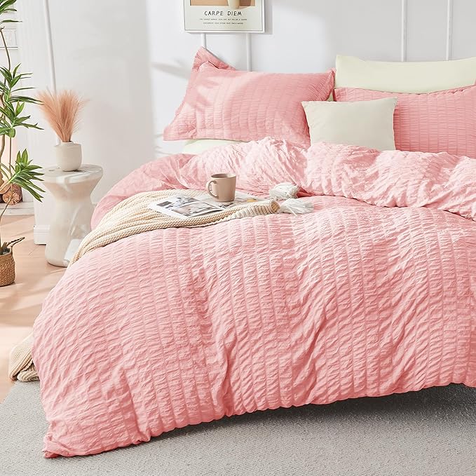 HYMOKEGE Pink/Ivory Duvet Cover King Size, Ultra Soft 3-Piece Seersucker Duvet Cover Set with Zipper Closure, Soft Brushed Microfiber Bedding Set with 8 Corner Ties (104"x90", 2 Pillowshams)