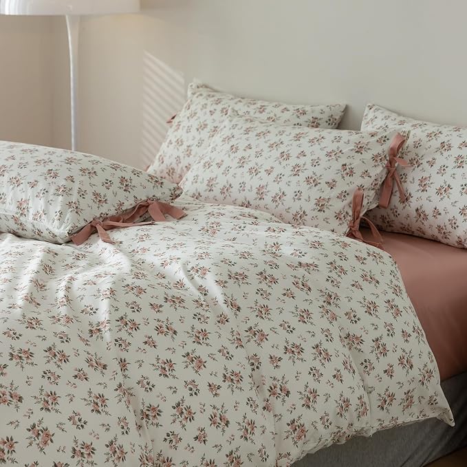 mixinni Vintage Style Girls Pale Pink Flower Pattern Duvet Cover Full Soft Aesthetic Floral Cotton Bedding Set 1 Duvet Cover with 2 Bow Tie Pillowcases for Teen Girl Cute-Full Size