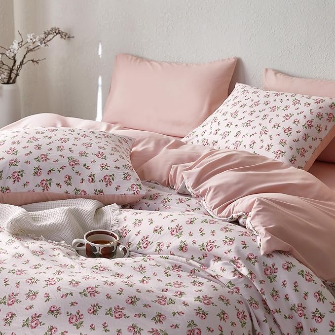 Wake In Cloud - Coquette Duvet Cover Set, Floral Cottagecore Flower Shabby Chic Cute Aesthetic, Soft Lightweight Bedding for Women Teen Girls, 3-Piece, Pink, King Size