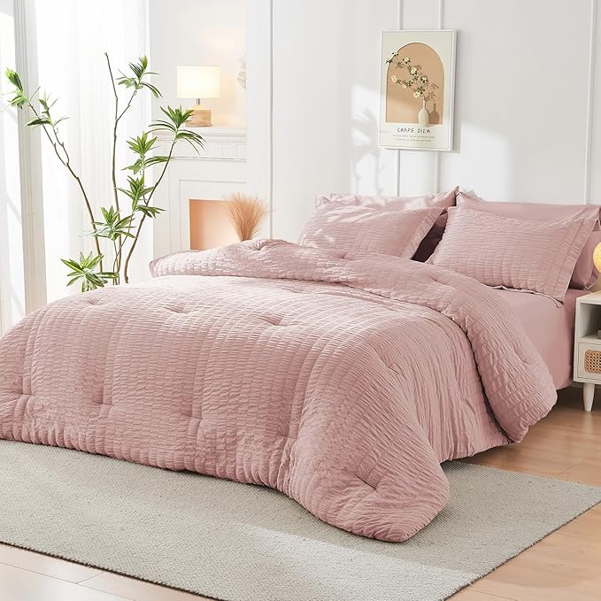 HYMOKEGE Rose Gold Duvet Cover Queen Size, Ultra Soft 3-Piece Seersucker Duvet Cover Set with Zipper Closure, Soft Brushed Microfiber Bedding Set with 8 Corner Ties (90"x90", 2 Pillowshams)