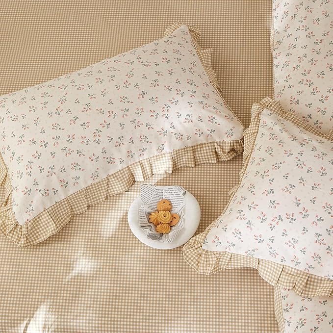 mixinni Beige Floral Duvet Cover Twin Size, 100% Cotton Cute Strawberry Floral Ruffle Bedding Set, Vintage Cottagecore Reversible Tan Gingham Aesthetic 3PC with Zipper Closure & Pillowcases