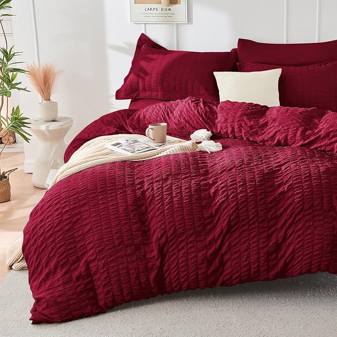 HYMOKEGE Burgundy Duvet Cover King Size, Ultra Soft 3-Piece Seersucker Duvet Cover Set with Zipper Closure, Soft Brushed Microfiber Bedding Set with 8 Corner Ties (104"x90", 2 Pillowshams)