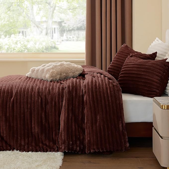 BEDELITE Fleece Queen Comforter Set -Super Soft & Warm Fluffy Hot Chotolate Bedding, Luxury Fuzzy Heavy Bed Set for Winter with 2 Pillow Cases