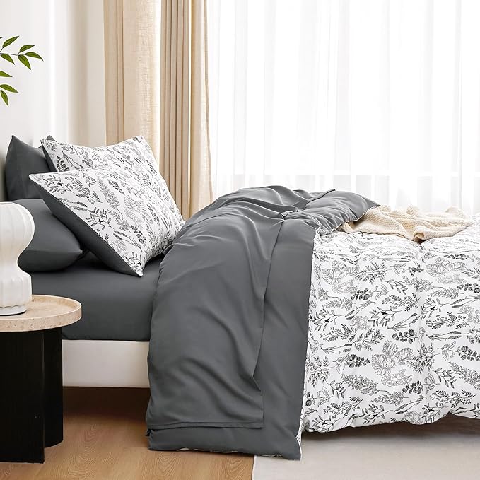 Wake In Cloud - Floral Duvet Cover Set, Botanical Vintage Flower Coquette Cottagecore Aesthetic for Women Teen Girls, Soft Lightweight Bedding, 3-Piece, Charcoal, Twin/Twin XL Size