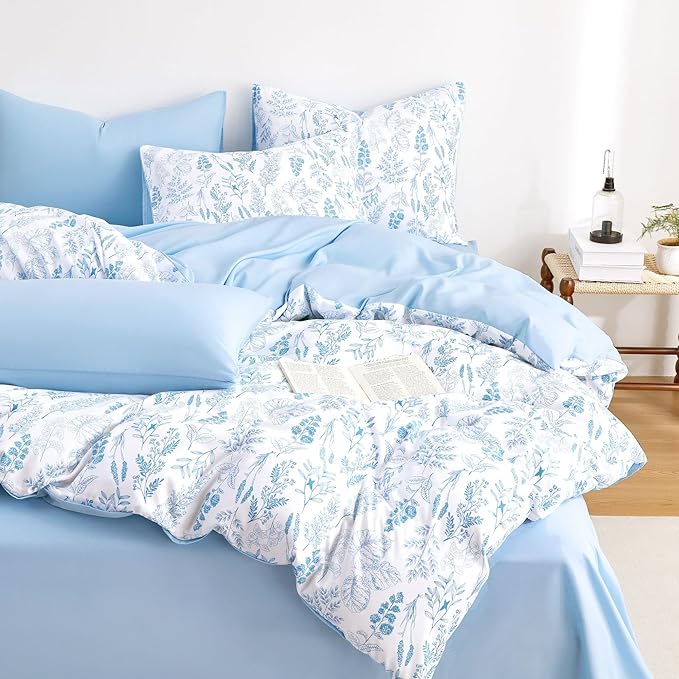 Wake In Cloud - Floral Duvet Cover Set, Botanical Vintage Flower Coquette Cottagecore Aesthetic for Women Teen Girls, Soft Lightweight Bedding, 3-Piece, Blue, Full Size