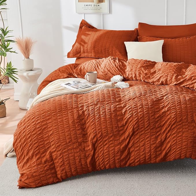 HYMOKEGE Burnt Orange Duvet Cover Queen Size, Ultra Soft 3-Piece Seersucker Duvet Cover Set with Zipper Closure, Soft Brushed Microfiber Bedding Set with 8 Corner Ties (90"x90", 2 Pillowshams)