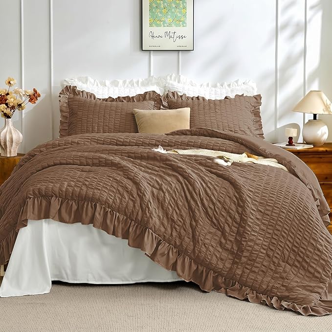 JOLLYVOGUE Queen Comforter Set, 3 Pieces Oak Brown Seersucker Comforters Queen Size, Lightweight & Fluffy Bedding Sets for All Season with 1 Ruffle Comforter and 2 Ruffle Pillowshams