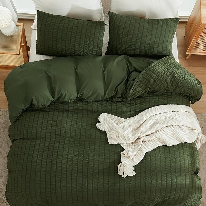 AveLom Dark Olive Green Seersucker Duvet Cover Set Full (80 x 90 inches), 3 Pieces (1 Duvet Cover + 2 Pillow Cases), Ultra Soft Washed Microfiber, Textured Duvet Cover with Zipper Closure, Corner Ties