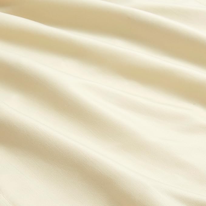 Amazon Basics Lightweight Microfiber 3-Piece Duvet Cover Set with Zipper Closure, King, Beige, Solid