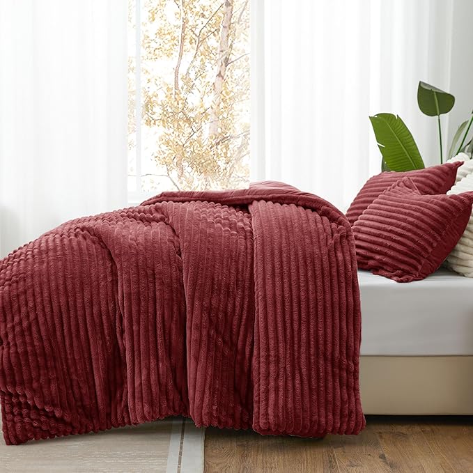 BEDELITE Fleece Queen Comforter Set -Super Soft & Warm Fluffy Burgundy Bedding, Luxury Fuzzy Heavy Bed Set for Winter with 2 Pillow Cases
