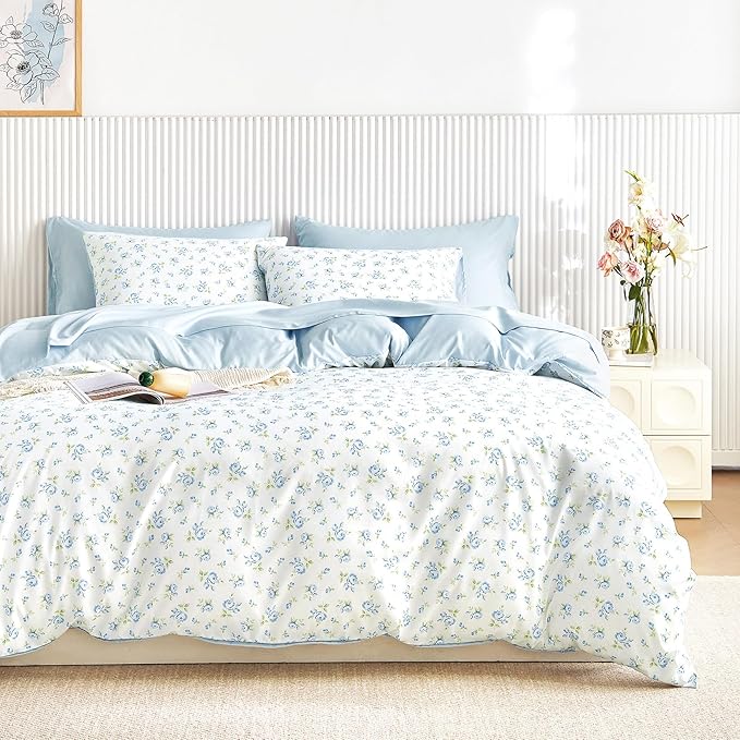 Wake In Cloud - Coquette Duvet Cover Set, Floral Cottagecore Flower Shabby Chic Cute Aesthetic, Soft Lightweight Bedding for Women Teen Girls, 3-Piece, White Blue, Full Size
