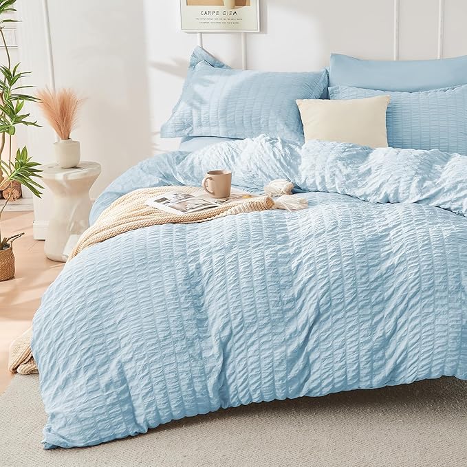 HYMOKEGE Lake Blue Duvet Cover Queen Size, Ultra Soft 3-Piece Seersucker Duvet Cover Set with Zipper Closure, Soft Brushed Microfiber Bedding Set with 8 Corner Ties (90"x90", 2 Pillowshams)