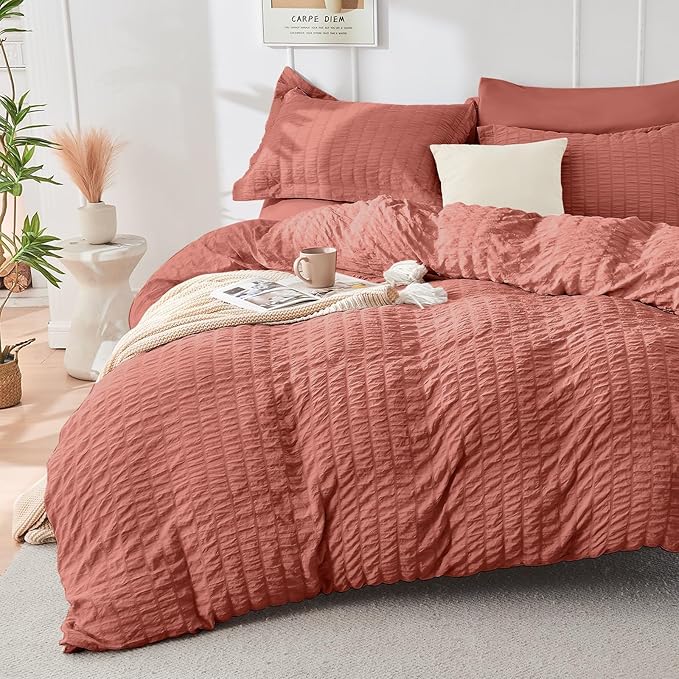 HYMOKEGE Coral King Size Comforter Set Seersucker 7 Pieces, All Season Luxury Bed in a Bag for Bedroom, Bedding Set with Comforter, Sheets, Pillowcases & Shams