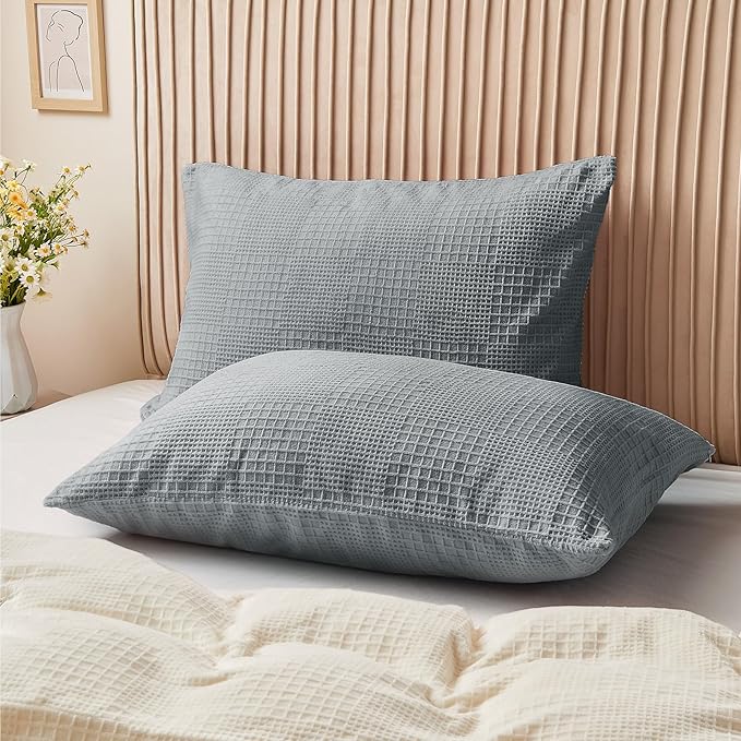 BEDELITE Flannel King Size Pillow Cases Set of 2, Decorative Waffle Weave Fleece Pillowcasess with Zipper for Bedroom, Sofa, Luxury Cozy Pillow Shams for All Seasons(20x40 Inches, Grey-Waffle)