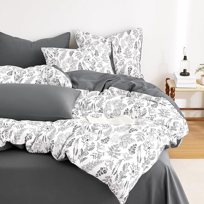 Wake In Cloud - Floral Duvet Cover Set, Botanical Vintage Flower Coquette Cottagecore Aesthetic for Women Teen Girls, Soft Lightweight Bedding, 3-Piece, Charcoal, Queen Size